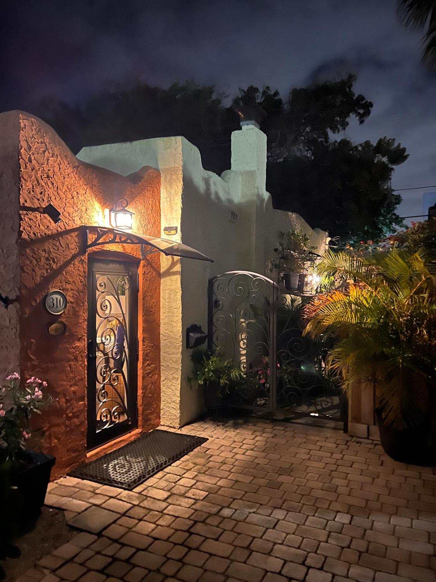 Вилла Tropical Designer House In Heart Of Antique Row Wpb Уэст-Палм-Бич Экстерьер фото